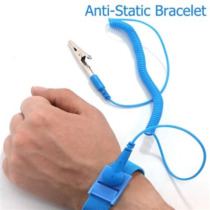Does anti-static bracelet work?