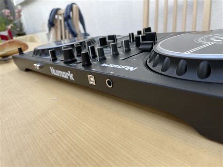 How do I use Numark Mixtrack Pro 2?