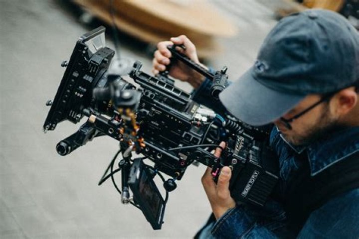 How does digital cinematography work?