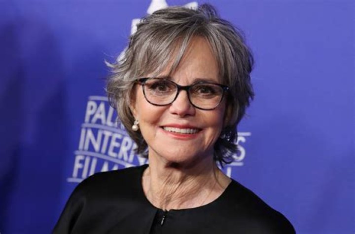 How old is Sally Kellerman now?